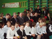 Почетные гости на юбилее школы